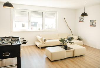 Shine Apartment Wackersdorf I has Balcony rooms