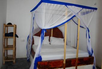 Kaiza Villa allows 18 year olds to book a room