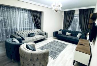 2+1 Luxury Flat , 5 beds , near all services has Balcony rooms