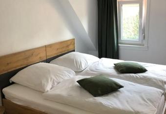 2 Zimmer Wohnung in Giessen-Mitte allows 18 year olds to book a room