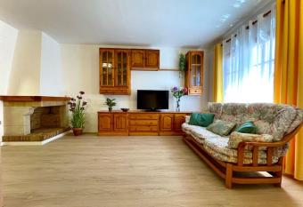 Cute Beach House has Balcony rooms