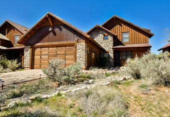 Coyote Run #4 has Balcony rooms