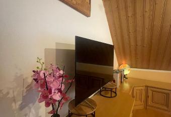 Ruhige Ferienwohnung Airport MUC/Aufkirchen allows 18 year olds to book a room