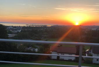 Lochau Sonnenuntergang genie  en has Balcony rooms