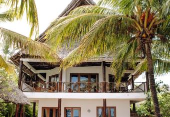 Tamani Villas has Balcony rooms