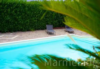 Marmelade has Balcony rooms