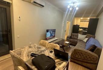 Expats Modern House/Suit Sumqait has rooms with a private hot tub