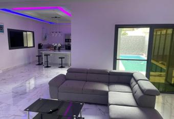 Tinohouse has Balcony rooms