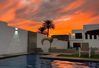 ROYAL SUMMER has Balcony rooms