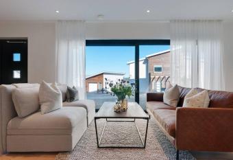 Havsn  ra v  ning allows 18 year olds to book a room