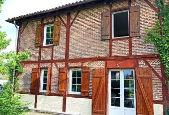 Maison du point du jour has Balcony rooms