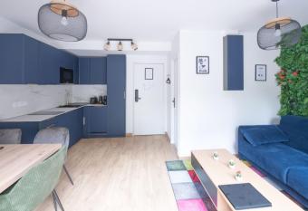 Le Saint-Germain - Porte d Orl  ans - Cit   Universitaire Paris 14 has Balcony rooms