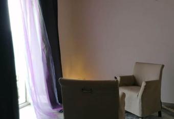 Dream vacation on the lake allows 18 year olds to book a room