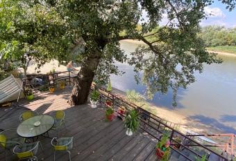 Cabana Gavada has Balcony rooms