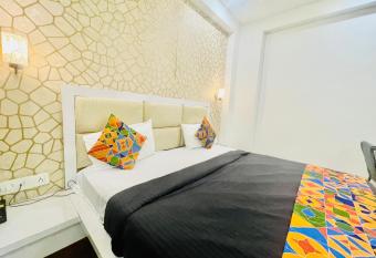 Hotel Premium Golden Gate has Balcony rooms