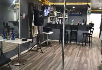 Da Cutt allows 18 year olds to book a room