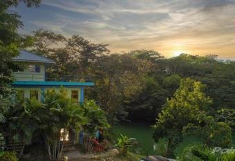 River Bend Lodge, Cayo has Balcony rooms