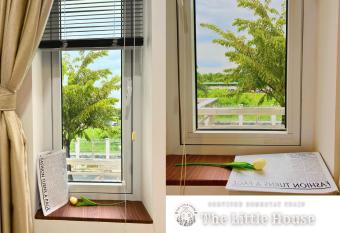 The Little House - Cotton White has Balcony rooms