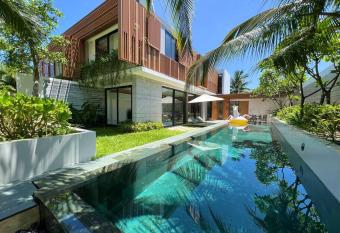 Villas 3 Bedroom Luxury Phu Quoc allows 18 year olds to book a room