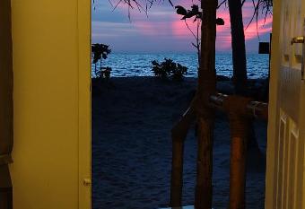 Bliss Beach Villa has Balcony rooms