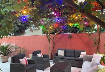 Appartement avec piscine priv  e has Balcony rooms