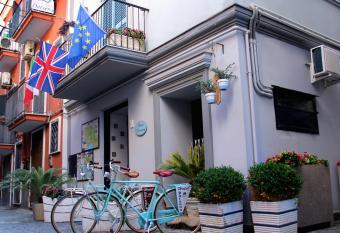 B&B Darsena has Smoking/Balcony rooms