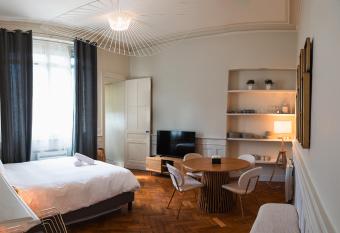 Tanesse has Balcony rooms