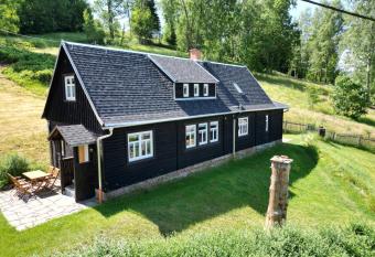 Ferienhaus Anno Dazumal, wie zu Gro  mutters Zeiten allows 18 year olds to book a room