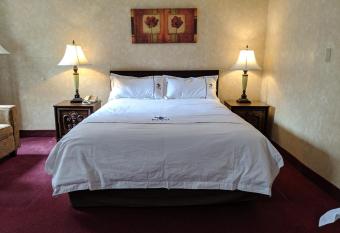 Royal Inn and Suites at Guelph allows 18 year olds to book a room