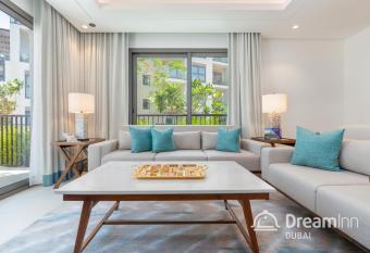 Dream Inn - Address Beach Residence Fujairah - Premium Apartments has Balcony rooms