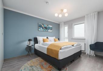 DELUXE APARTMENT 2 Schlafzimmer - kostenlos Parken - Messe Flughafen - Balkon - Netflix allows 18 year olds to book a room