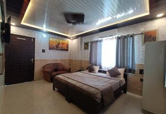 Corbett aroma homestay and restaurant has Balcony rooms