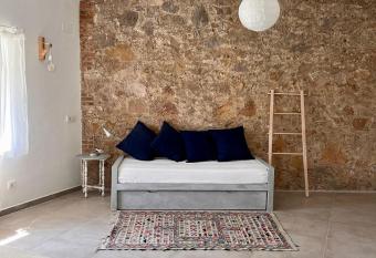 El paller de l  Armentera 2 has Balcony rooms