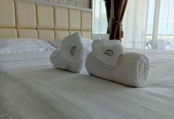 Free Shuttle MESA Studio Apartment at Pelita Batam has Balcony rooms