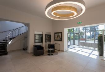 Hotel am See allows 18 year olds to book a room