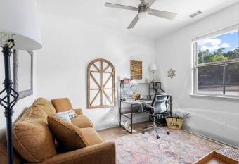 La Carmen on The Course - Minutes From The Lake allows 18 year olds to book a room