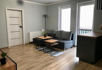 APARTAMENT D  BOWY has Balcony rooms