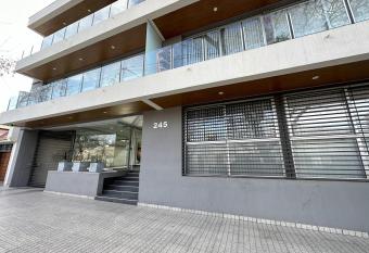 Depto. nuevo y acogedor con estacionamiento privado en B.   Bombal allows 18 year olds to book a room