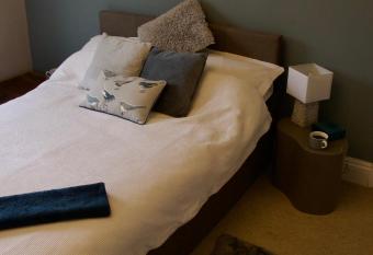 Balcarres, Rodborough Avenue has Balcony rooms