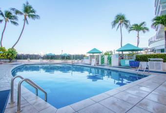 Resort life at a low price- Ilikai Hotel has rooms with a private hot tub