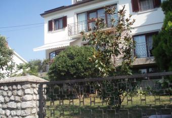 Apartments Hiper has Balcony rooms