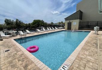 Nice Boat in Key Largo has Balcony rooms