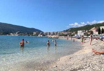 Apartment Topla has Balcony rooms