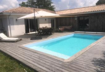 Villa proche bassin d   Arcachon has Balcony rooms