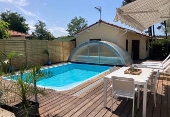 !Villa 4*MiMiZaN/Piscine chauff  e/Wifi/Plage    5mn/Clim has Balcony rooms