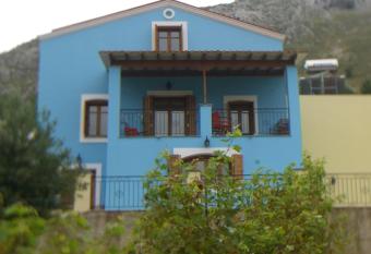 Blue Villa has Balcony rooms