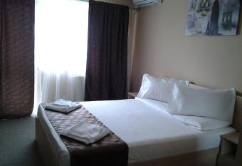 Hostel Nova Route has Smoking/Balcony rooms