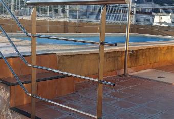 Costa del Azahar has rooms with a private hot tub