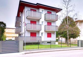 Villa Alpi has Balcony rooms