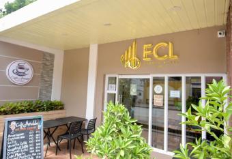 ECL RESORT HOTEL allows 18 year olds to book a room